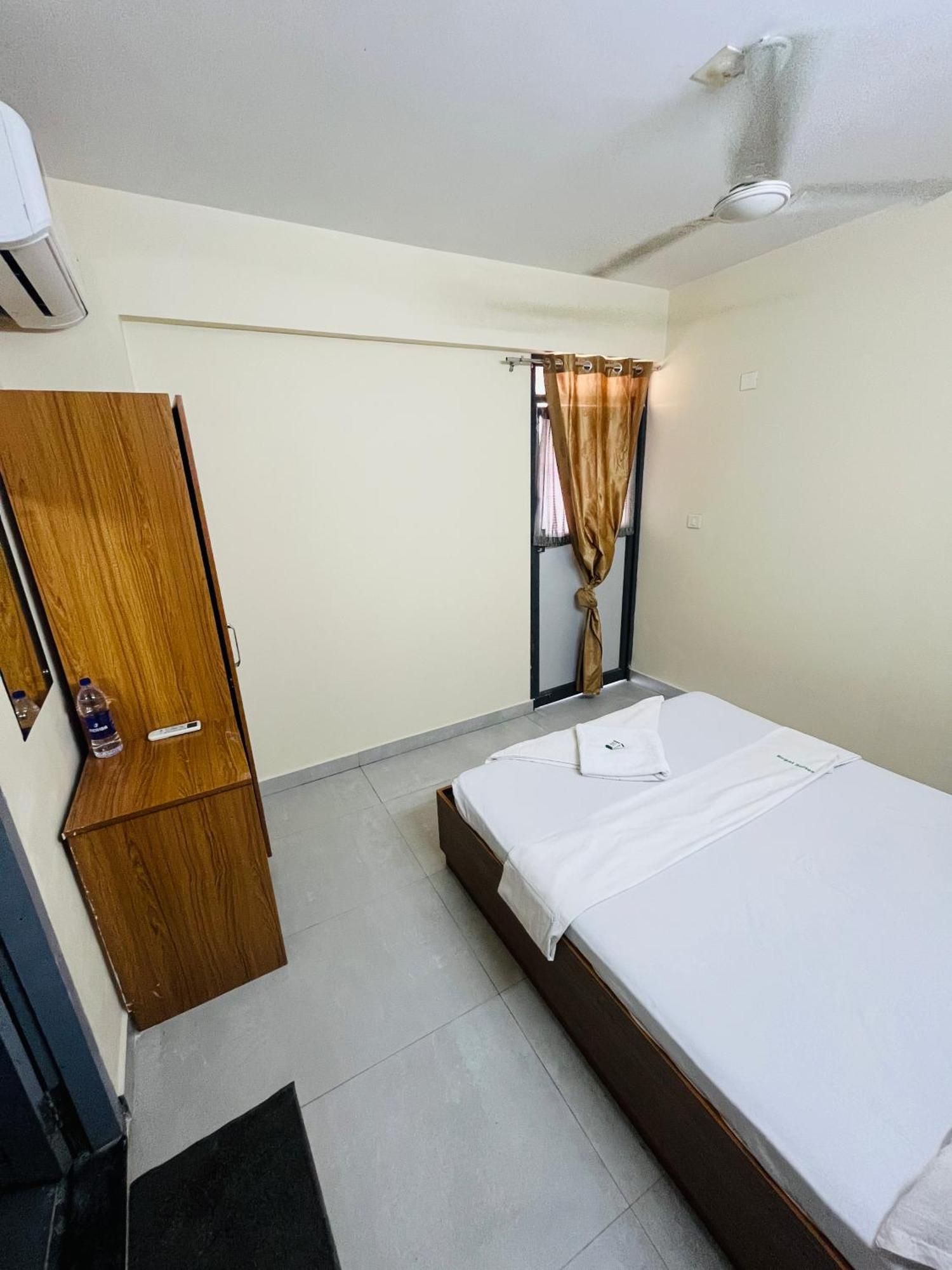 Regal Suites Thiruvananthapuram Exterior photo